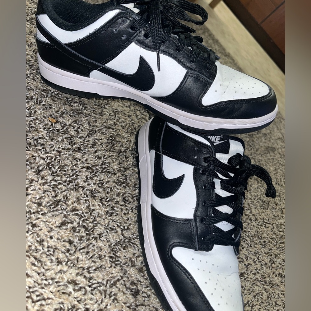 WMNS NIKE DUNK LOW | Size 9.5